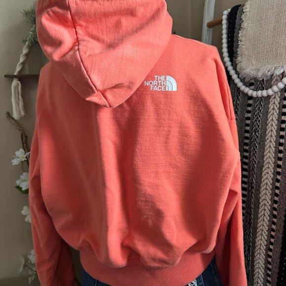 The North Face Emberglow Orange Never Stop Exploring Cropped Hooded Sweatshirt - Picture 6 of 9